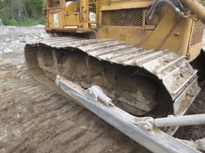Bulldozer de marque Caterpillar année 1984 — photo 3