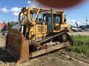 Bulldozer de marque Caterpillar année 2000 — photo 3