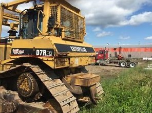 Bulldozer de marque Caterpillar année 2000 — photo 4