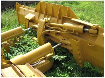 Bulldozer de marque Caterpillar année 1992 — photo 4