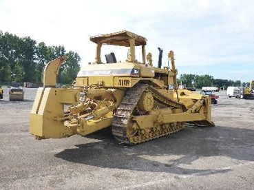 Bulldozer de marque Caterpillar année 1989 — photo 3