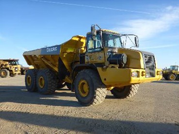 Camion articulé de marque JOHN DEERE année 2004 — photo 3