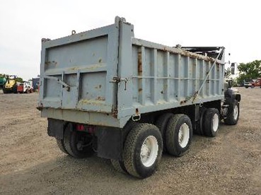 Camion Benne de marque FORD année 1986 — photo 3