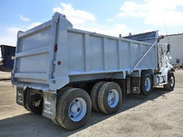 Camion Benne de marque STERLING année 2005 — photo 3