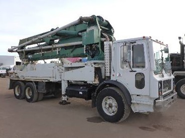Camion bétonnière de marque MACK année 1986 — photo 2