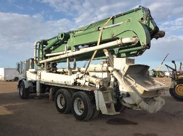 Camion bétonnière de marque MACK année 1986 — photo 4