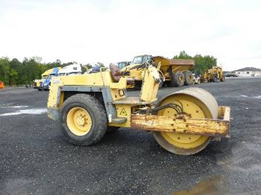 Compacteur de marque BOMAG année 1990 — photo 2