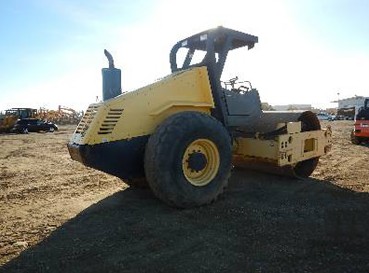 Compacteur de marque BOMAG année 2001 — photo 3