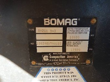 Compacteur de marque BOMAG année 2001 — photo 5