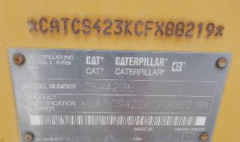 Compacteur de marque CATERPILLAR année 2002 — photo 5