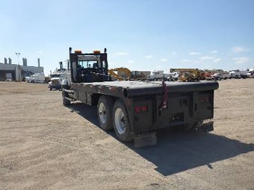 Camion bétonnière de marque MACK année 1998 — photo 3