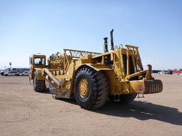 Décapeuse de marque CATERPILLAR année 1998 — photo 4