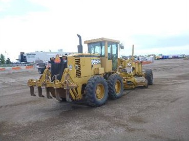 Niveleuse JOHN DEERE année 1998 — photo 3