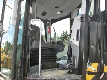 Niveleuse Caterpillar année 2013 — photo 7