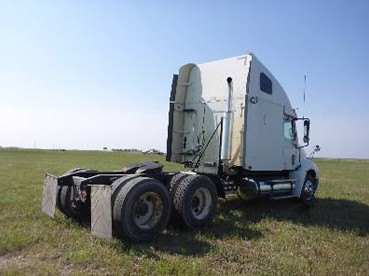 Camion tracteur de marque FREIGHTLINER année 2004 — photo 2