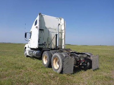 Camion tracteur de marque FREIGHTLINER année 2004 — photo 3