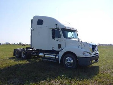 Camion tracteur de marque FREIGHTLINER année 2004 — photo 4