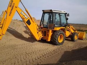 Tractopelle de marque JCB année 1987 — photo 2